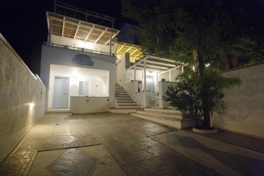Celestial Garden Aparthotel Adamantas  Exterior photo