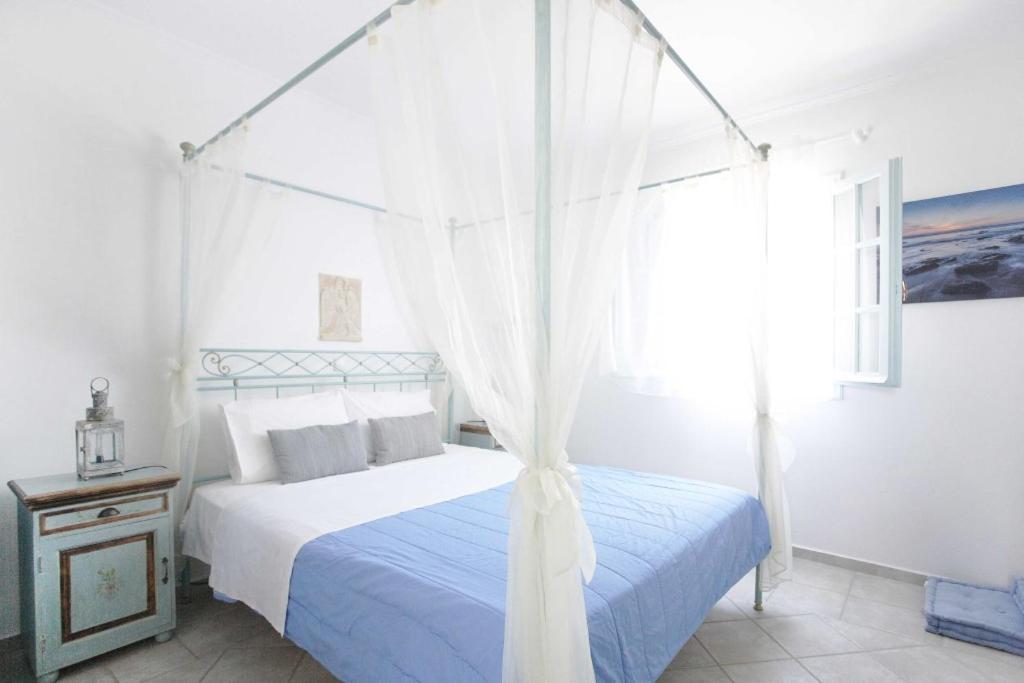 Celestial Garden Aparthotel Adamantas  Exterior photo
